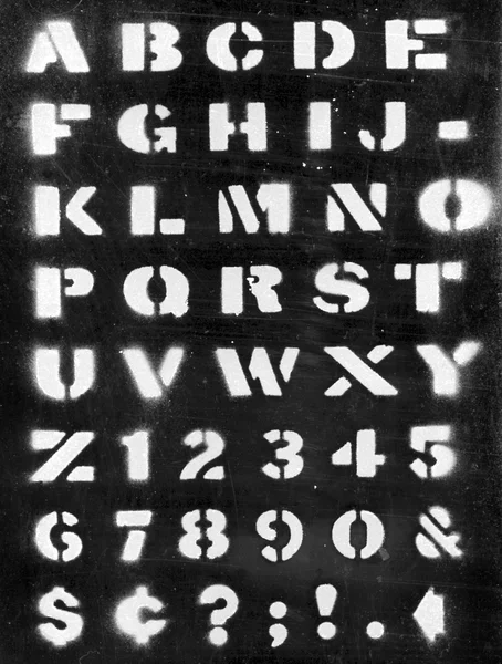 Vopsea aplicată cu alfabet de șablon — Fotografie, imagine de stoc