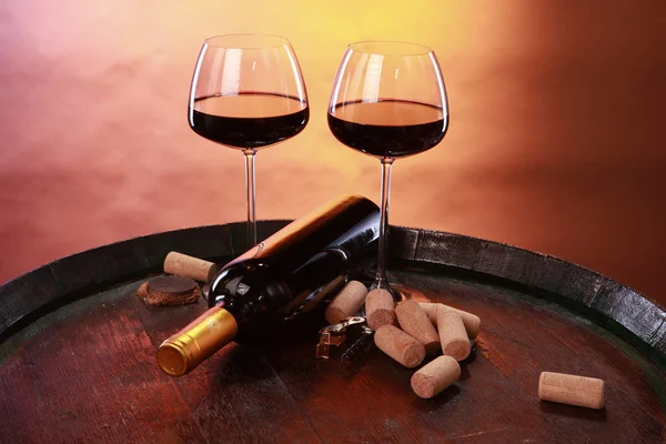 Wine bottle with glasses — Stock Photo, Image