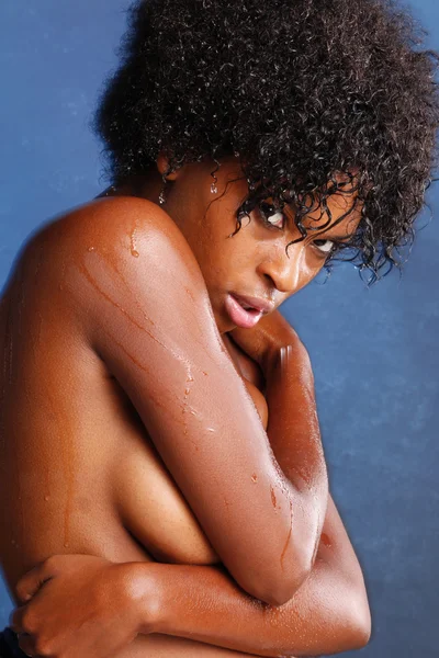 Şirin Afrika kökenli Amerikalı duş dışında — Stok fotoğraf