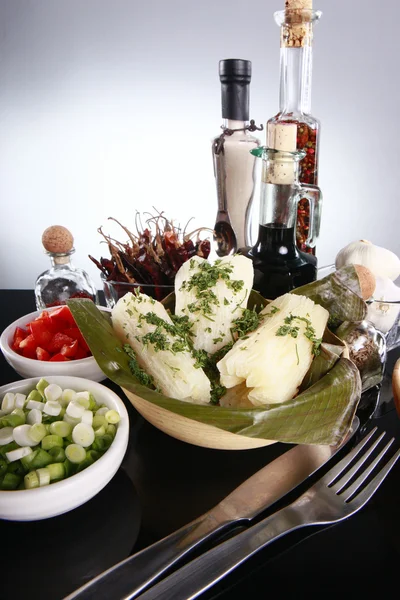 Platos latinos tradicionales en la mesa — Foto de Stock