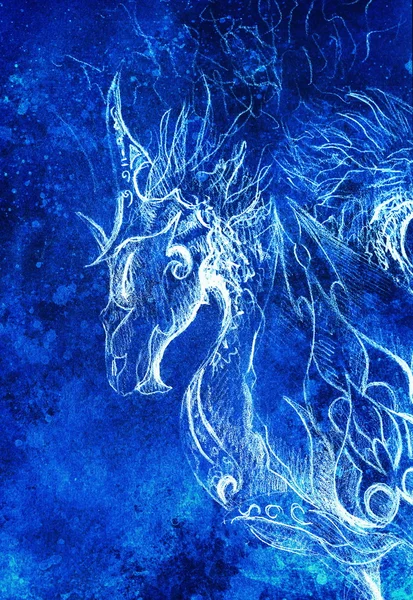 Dibujo de dragón ornamental. collage de computadora y estructura de color azul. Efecto invierno . — Foto de Stock