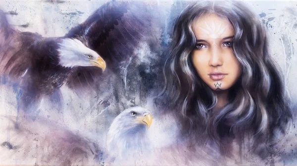 Une belle peinture aérographe d'une femme enchanteresse visage avec deux aigles volants — Photo