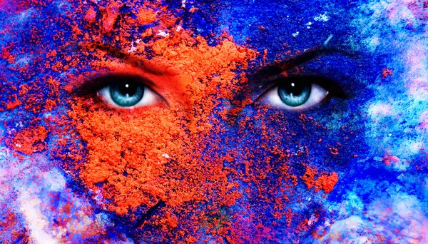 Parę pięknych kobiet niebieski oczy rozpromieniony, kolor ziemi efekt, — Zdjęcie stockowe