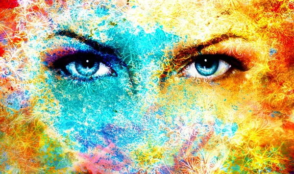 Mata dewi biru, latar belakang multiwarna dengan ornamen mandala oriental. kontak mata . Stok Gambar