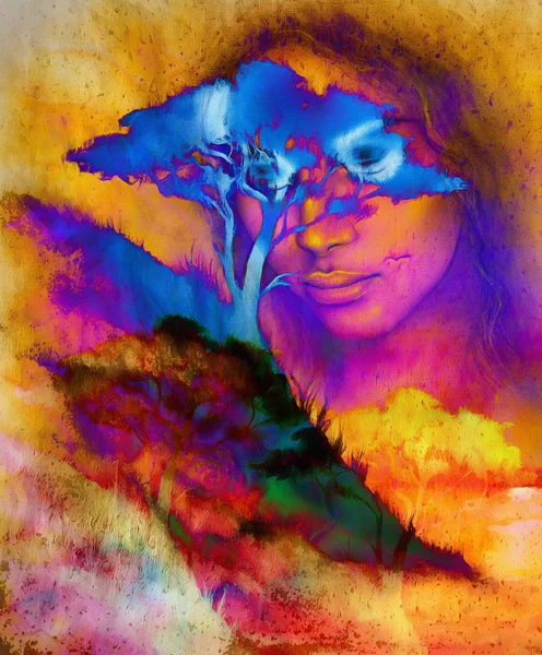 Femme déesse, avec le visage ornemental et l'arbre, et le fond abstrait de couleur. les yeux fermés méditatifs. Couleur bleue, noire, jaune et rouge . — Photo