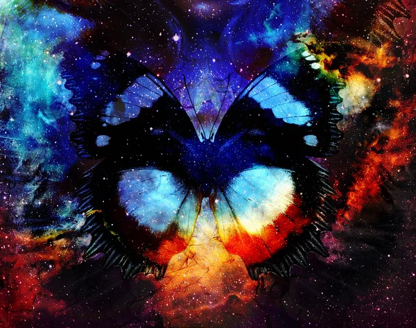 Illustrazione di una farfalla nello spazio cosmico. tecnica mista, sfondo di colore astratto. — Foto Stock