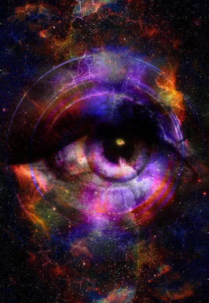 Vrouw oog en kosmische ruimte met sterretjes en zwarte muziek spreker silhouet. abstract achtergrond kleur, contact met de ogen, muziek concept. — Stockfoto