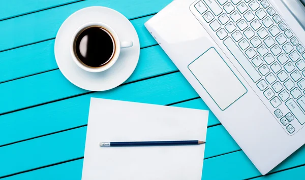 laptop notebook ve kahve yapma imkanları telefon