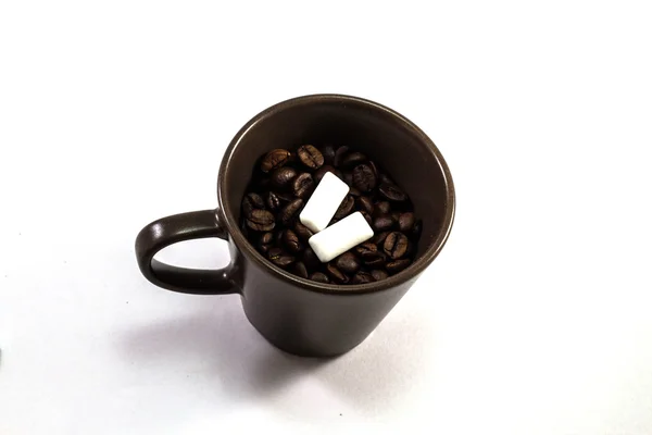 Кружка кофе и жвачка — стоковое фото
