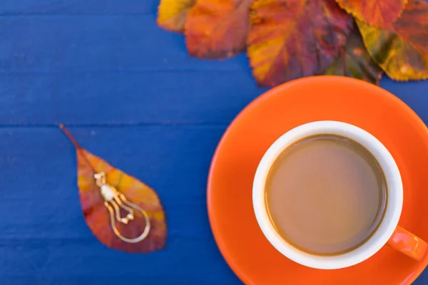 Ama önce kahve içmeliyiz. 