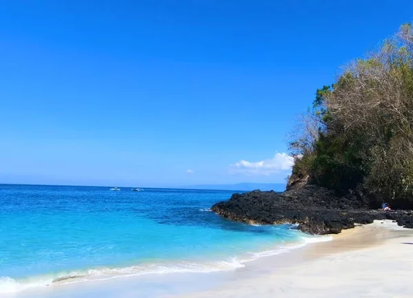 Una Isla Medio Cuerpo Agua — Foto de Stock