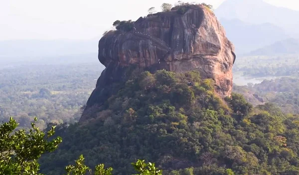 Uma Vista Uma Grande Montanha Fundo Com Sigiriya Fundo — Fotografia de Stock