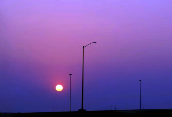 Ein Sonnenuntergang Über Einer Stadt — Stockfoto