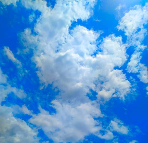 Nubes Cielo Azul —  Fotos de Stock