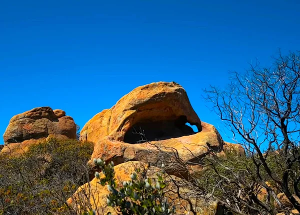 Los tres hermanos las rocas fotos de stock, imágenes de Los tres ...