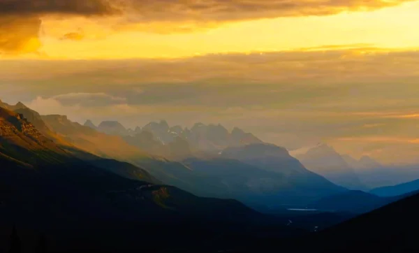 Blick Auf Einen Großen Berg Hintergrund — Stockfoto