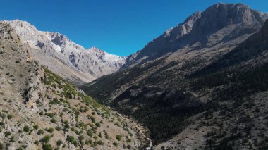 Dağların güzel manzarası. Seyahat