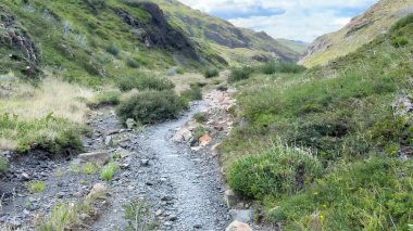 Dağlardaki dağ manzarası