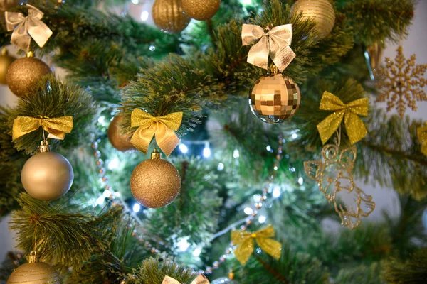 Árbol de Navidad decoración juguetes. —  Fotos de Stock