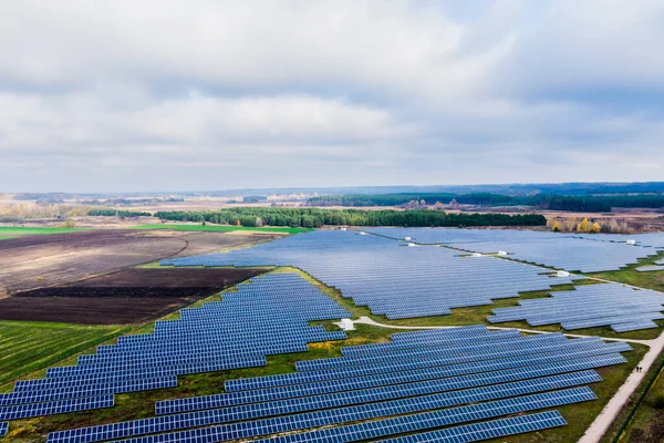 Solarkraftwerk Luftaufnahme Sonnenkollektoren Photovoltaik Alternative Stromquellen Nachhaltiges Ressourcenkonzept — Stockfoto