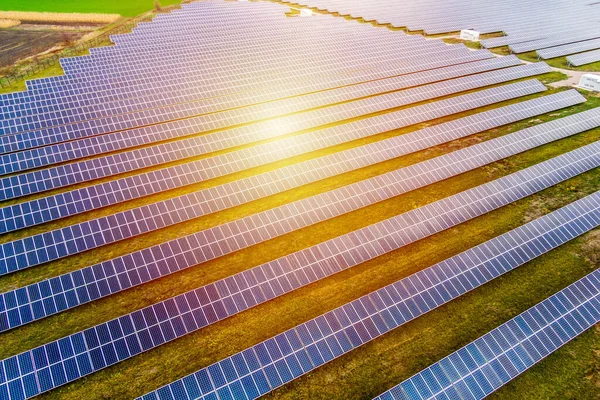 Sonnenkollektoren Photovoltaik Alternative Stromquelle Solarkraftwerk — Stockfoto