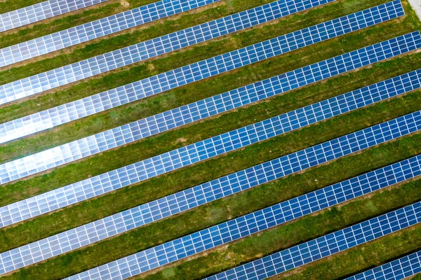Solarpaneele Einem Solarpark Zur Produktion Sauberer Energie Luftaufnahme Drohnenfoto — Stockfoto