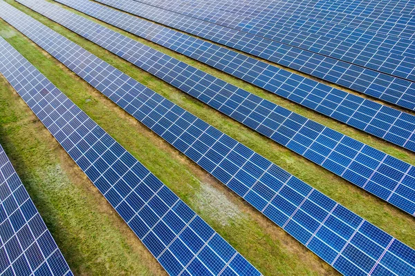 Viele Solarpaneele Einem Solarpark Der Zur Produktion Sauberer Energie Genutzt — Stockfoto