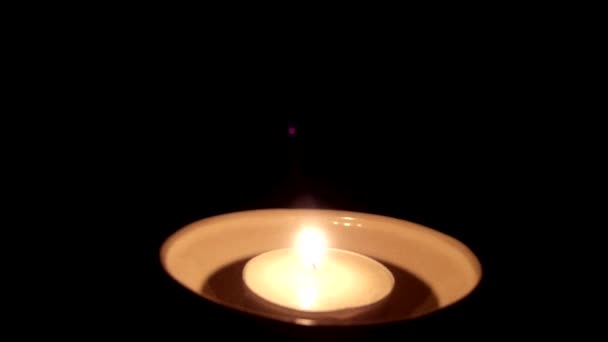 Llama de vela parpadeante — Vídeos de Stock