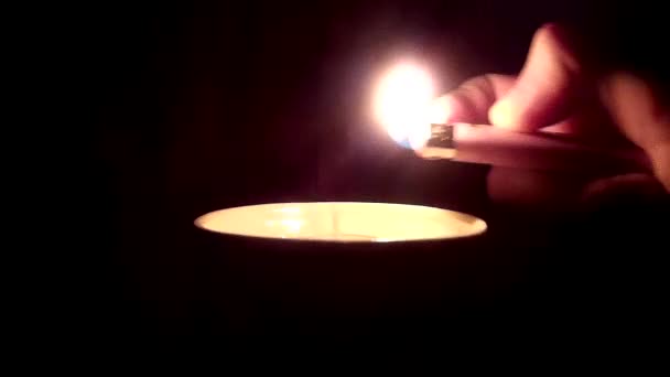 Light a candle — Stock Video