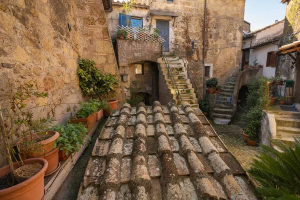 Paisaje Urbano Con Tejados Azulejos Ciudad Medieval Calcata Vecchia Italia —  Fotos de Stock