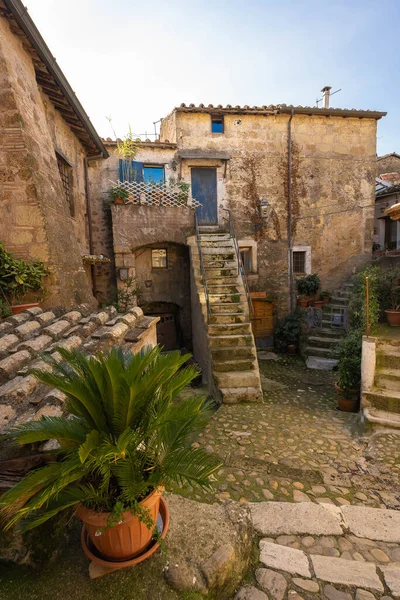 Paisaje Urbano Con Tejados Azulejos Ciudad Medieval Calcata Vecchia Italia —  Fotos de Stock
