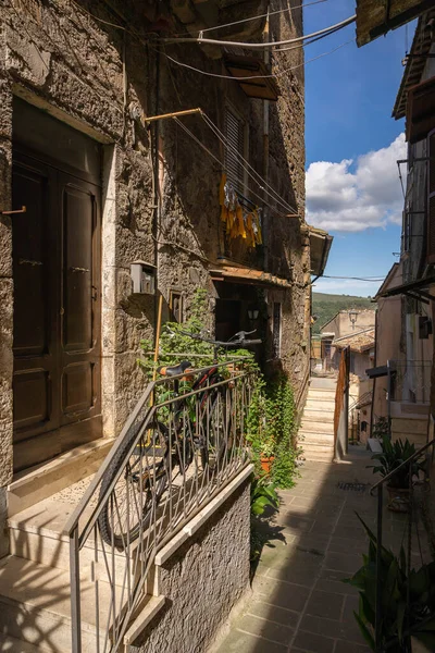 イタリアのオルテ中世の町の狭い通り — ストック写真