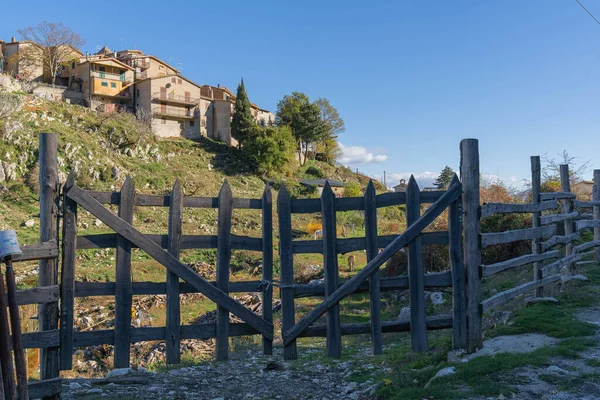 Borgo Rocca Mezzo Vista Sulle Montagne Medievali Con Recinzione Legno — Foto Stock