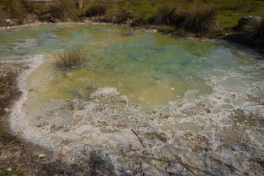 İtalya 'da Lazio' da termal suyu olan havuzlar Bulio 'ya geldi.