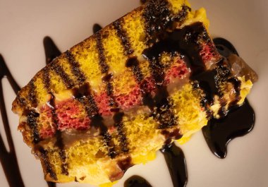 Tuscany, İtalya 'da bir yol kenarı restoranında tatlı olarak pasta.