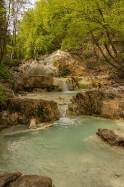 Bagni di San Filippo 'da açık hava termal havuzları, İtalya' da Toskana