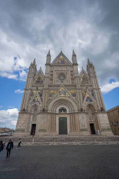 Orvieto Italia Maggio 2021 Persone Piazza Vicino Duomo Nell Antica — Foto Stock