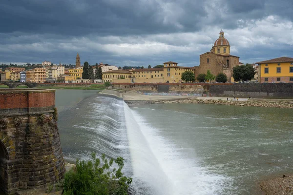 Άποψη Του Ποταμού Arno Από Γέφυρα Του Amerigo Vespucci Στη — Φωτογραφία Αρχείου