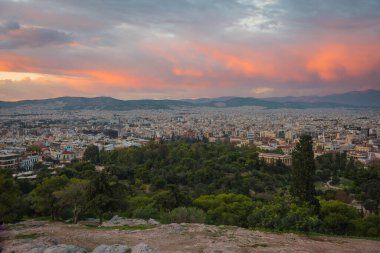 Yunanistan 'da gün batımında Akropolis' ten Atina manzarası