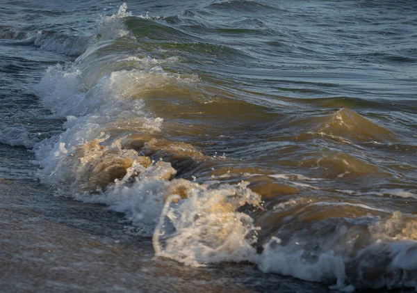 Gekleurde Zee Golven Met Spatten Witte Brekers Circeo Park Sabaudia — Stockfoto