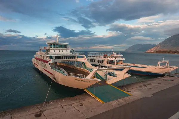 Antirio Greece March 2014 Ferries Pier Antirio Crossing Corinthian Gulf — Stock Photo, Image