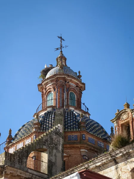 Vecchia maestosa chiesa di Carmona — Foto Stock