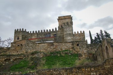 Castle Andalusia içinde Espejo adlı