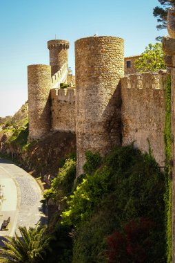 Tossa de Mar adlı eski ortaçağ kalesi