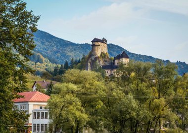 Orava eski ortaçağ kale