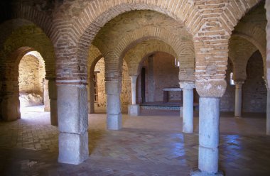 eski bir manastır kalıntıları
