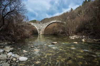 Kologeriko eski taş köprü