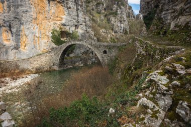 Kokoris eski taş köprü