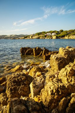 Güzel Cote d'Azur deniz kıyısı