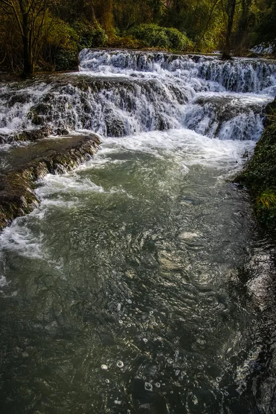 Vattenfall på Monasterio de Piedra — Stockfoto